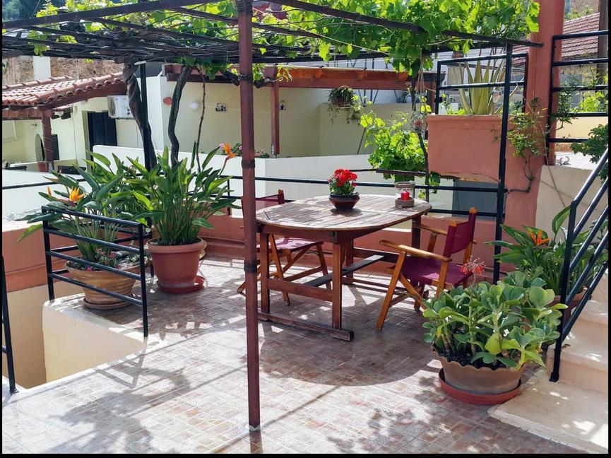 Traditional Residence With Terrace Latsida Εξωτερικό φωτογραφία